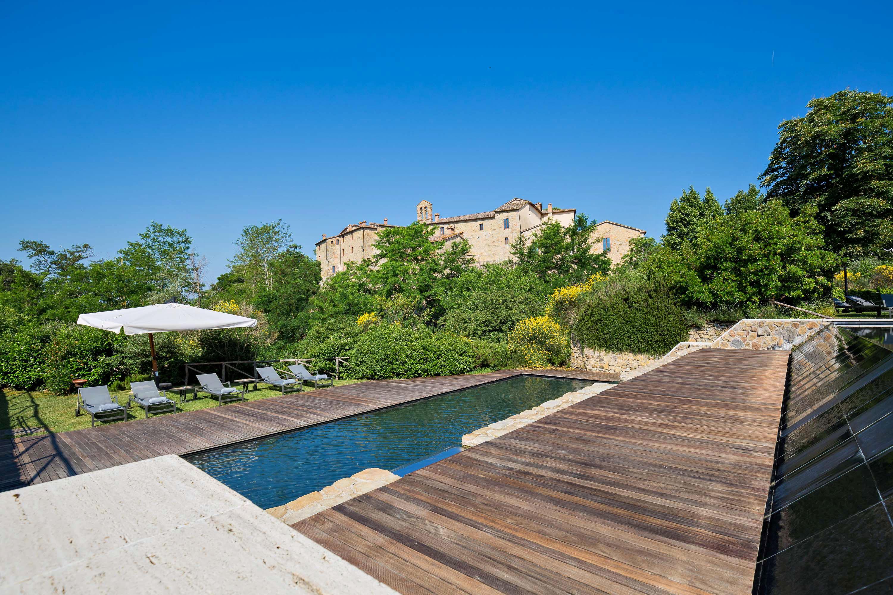 Castel Monastero - The Leading Hotels Of The World Castelnuovo Berardenga Exterior photo