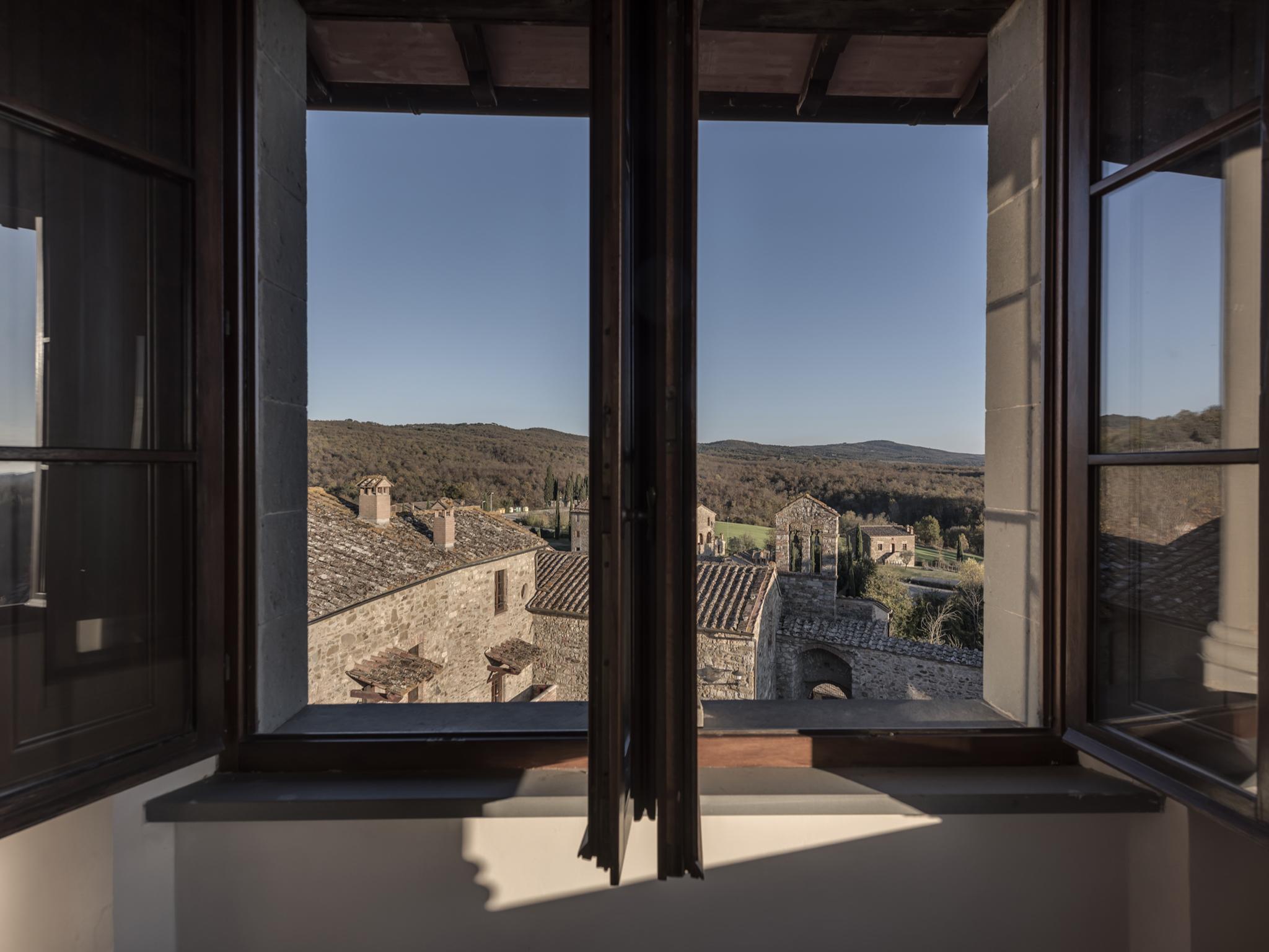 Castel Monastero - The Leading Hotels Of The World Castelnuovo Berardenga Exterior photo