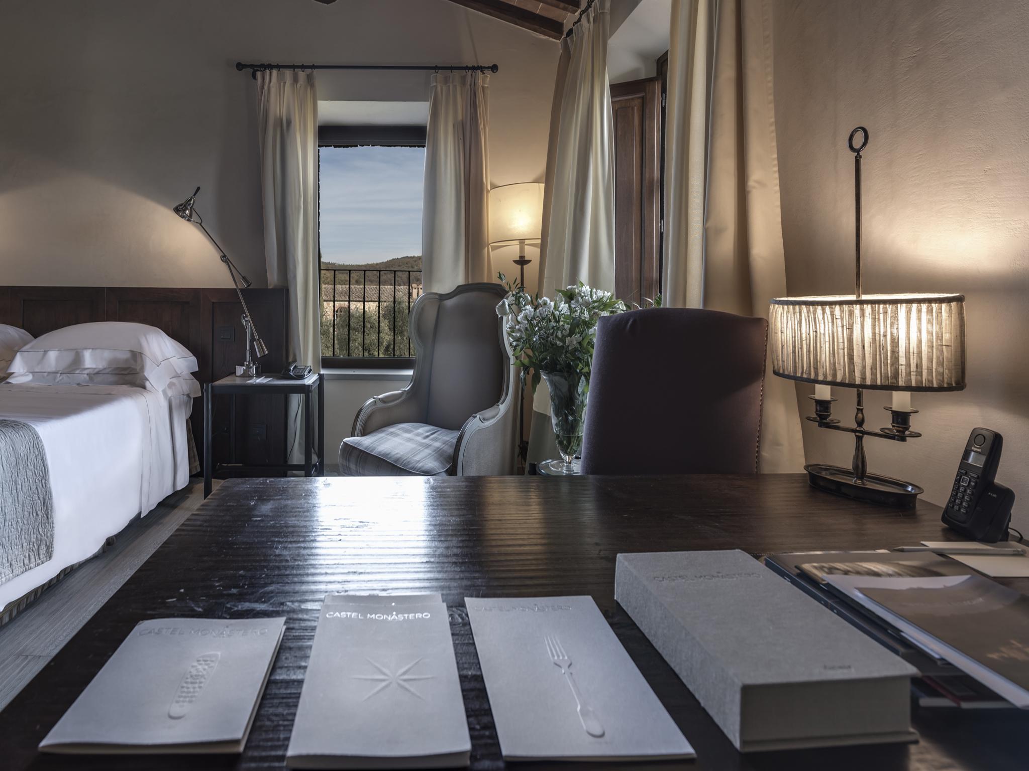 Castel Monastero - The Leading Hotels Of The World Castelnuovo Berardenga Exterior photo