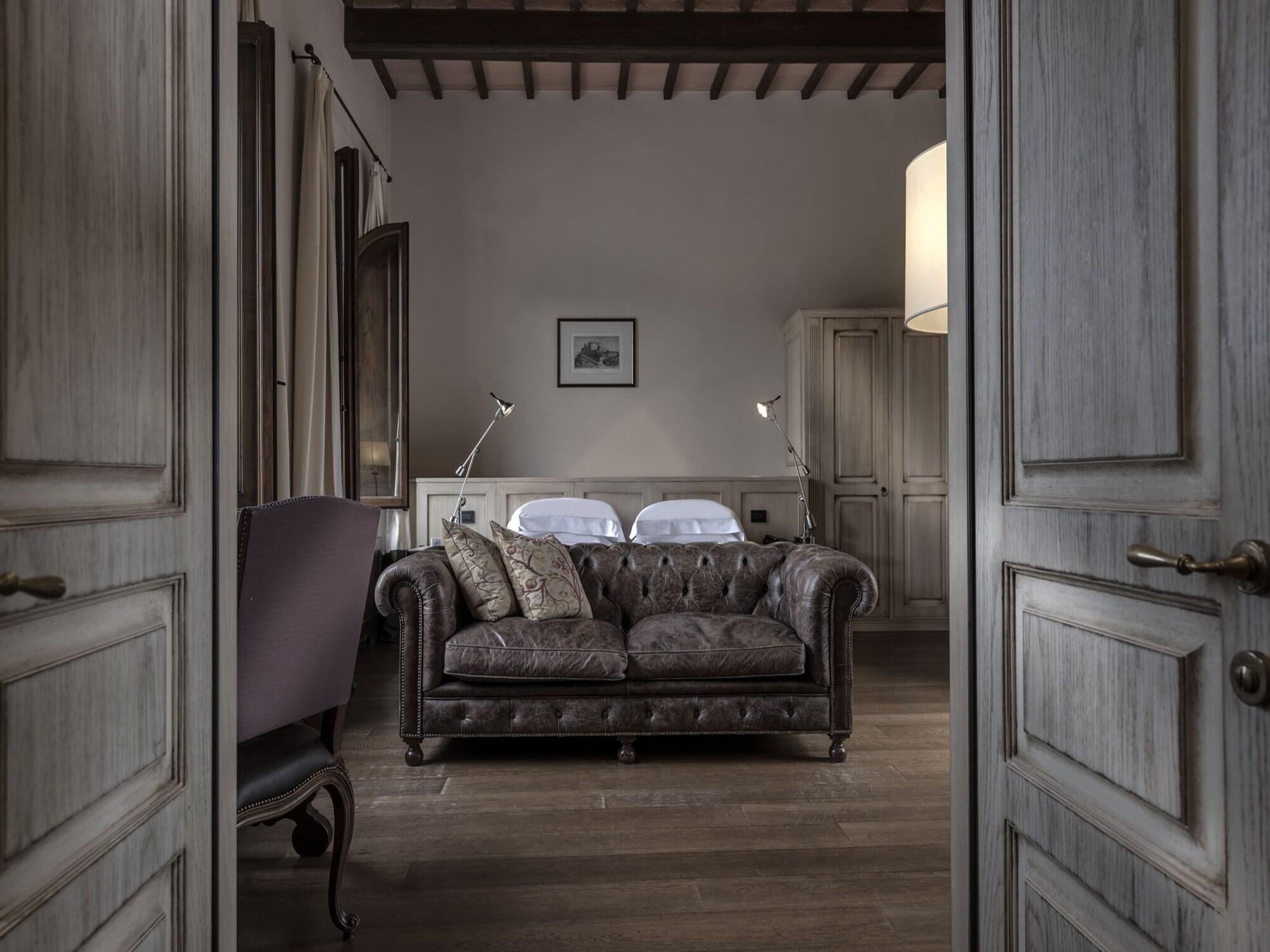 Castel Monastero - The Leading Hotels Of The World Castelnuovo Berardenga Exterior photo